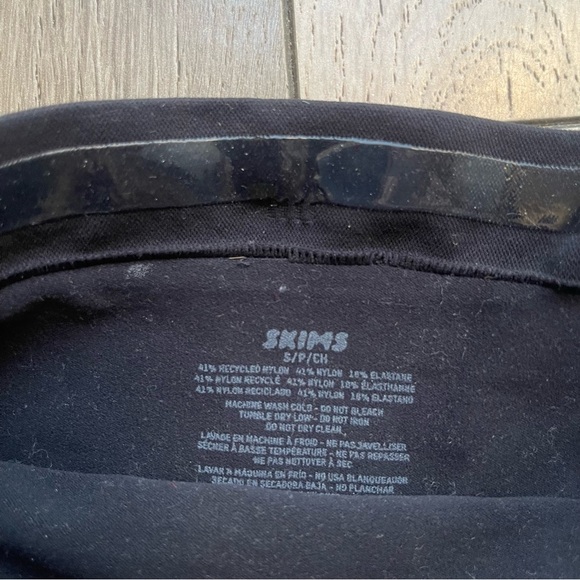 SKIMS Mid Waist Brief - Picture 2 of 6